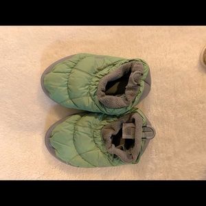 Down slippers from Sierra Design with grip.
